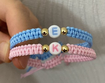 Pulseras iniciales de socios a juego - Conjunto de pulseras iniciales de corazón de color - Pulsera Bf y Gf - Regalo de pulsera de amante - Regalos para ella