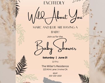 Może przedstawiać: Zaproszenie na baby shower z motywem dżungli. Zaproszenie przedstawia lwa, słonia i małpę. Tekst na zaproszeniu brzmi "Excitedly Wild About You" i zawiera datę, godzinę i miejsce wydarzenia.