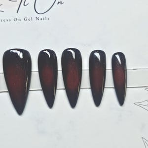 Vampire Kisses | Black and red center ombre | Press On Gel Nails immagine 2
