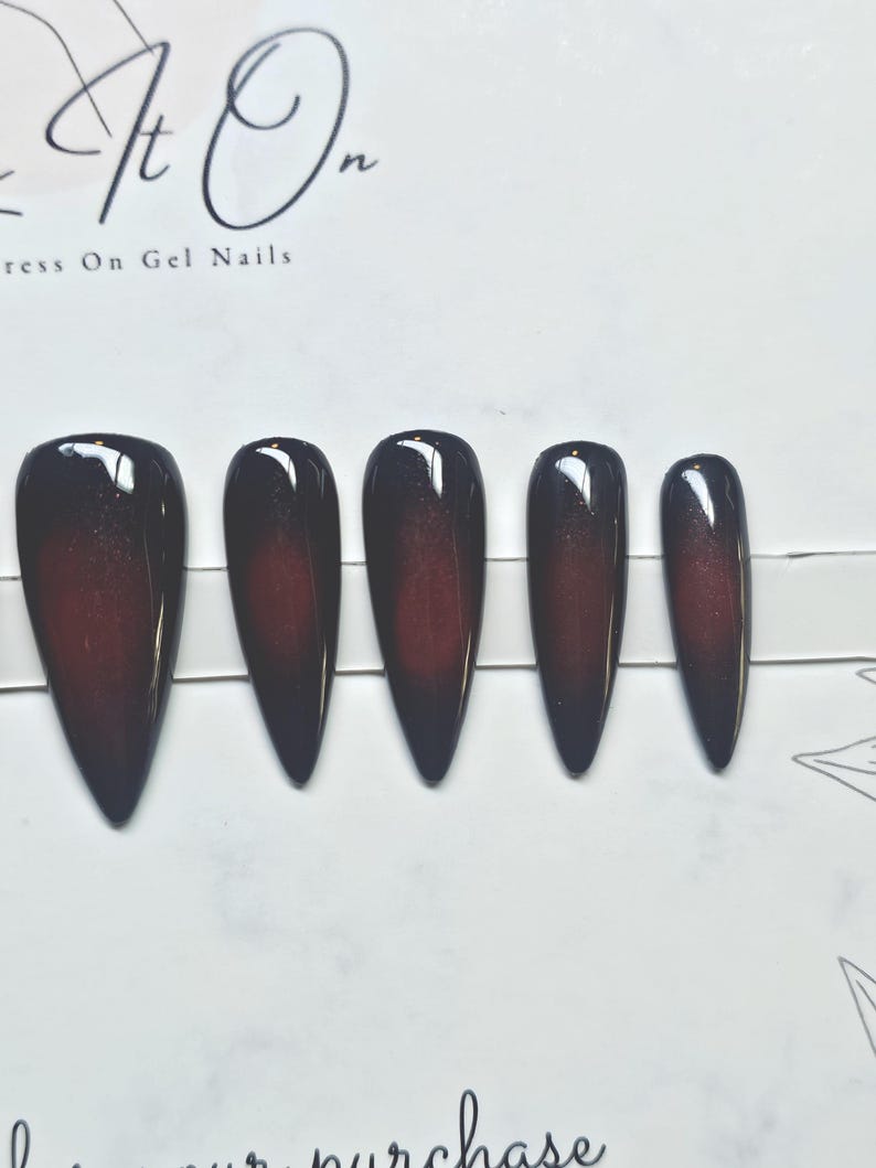 Vampire Kisses | Black and red center ombre | Press On Gel Nails immagine 2