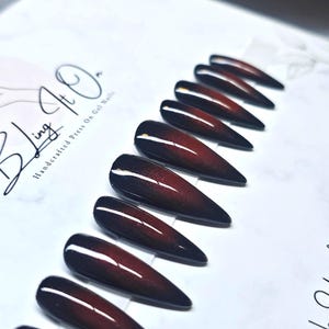 Vampire Kisses | Black and red center ombre | Press On Gel Nails immagine 1