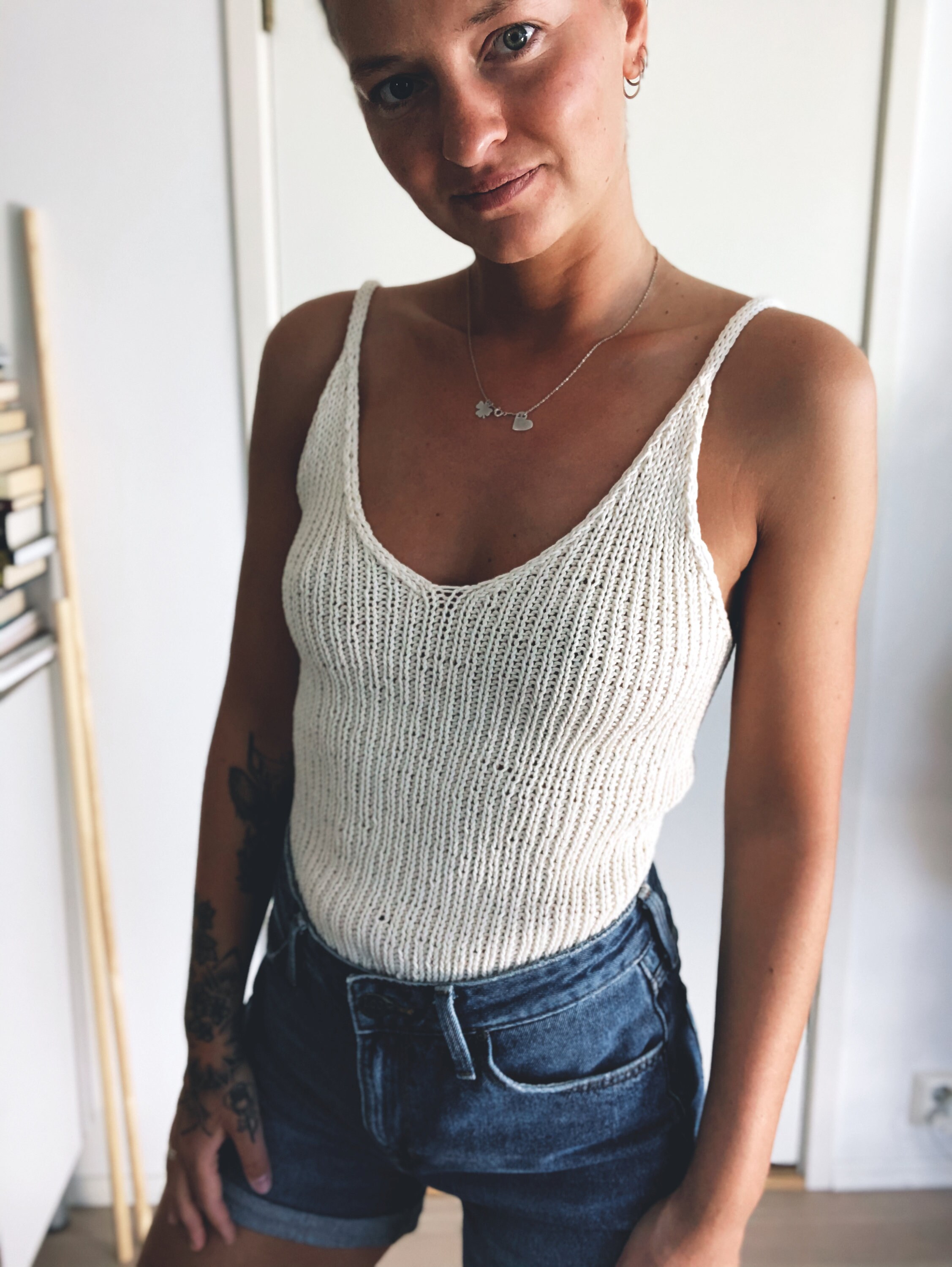 Ribbed Knitting Stitching Outside Round Neck Top MD121
