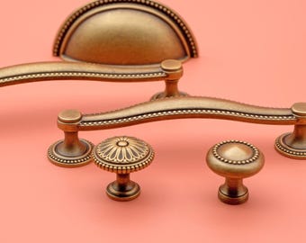 Maniglie per mobili da cucina antichi / Maniglie per cassetti in ottone vintage / Maniglie per tazze in oro antico / Pomelli in ottone massiccio / Maniglie curve