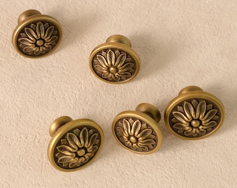 Art Nouveau Flower Cabinet Knob: Aged Brass Drawer Pull