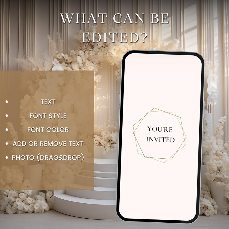Pode incluir: Uma maquete de telefone branco com uma moldura geom&eacute;trica dourada e o texto "YOU'RE INVITED". O telefone est&aacute; em um fundo branco com flores brancas e vegeta&ccedil;&atilde;o.