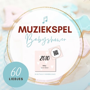 Può includere: Un invito per baby shower azzurro e bianco con il testo "MUZIEKSPEL Babyshower" in marrone e azzurro chiaro. L'invito include un codice QR e il testo "2010 Baby Justin Bieber". Sono visibili anche il numero "60" e la parola "LIEDJES".