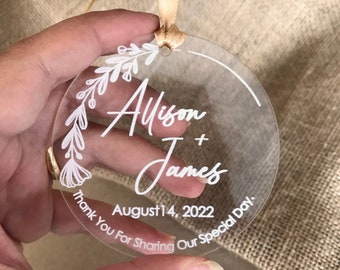 Personalized Acrylic Wedding Favors: Bulk Destination Ornaments