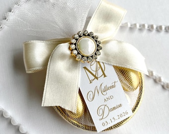 Pearl Crystal Wedding Favor: Almond Candy, Personalized Gold Ring