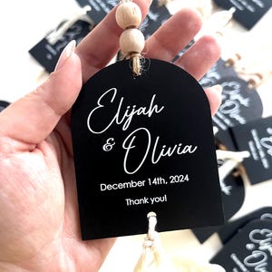 Personalized Wooden Wedding Favors: Bulk Destination Party Ornaments