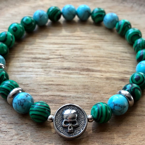 Bracelet en perle Tête de mort avec Perles en Howlite Turquoise et Malachite de synthèse verte en 8mm. REF:Br55