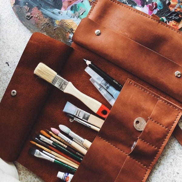 Leather paint brush holder, Leather artist gifts, Leather pencil case,Paint brush roll,Gift for artist woman, Artist roll,pencil roll