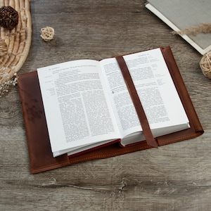Leren boekomslag, gegraveerde boekomslag, gepersonaliseerde boekomslag, aangepaste boekomslag, boekomslag met monogram, leren omslag voor boek