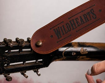 Personligt lädergitarrband, tillbehör till akustisk gitarr, personlig gitarristpresent, musikerpresent