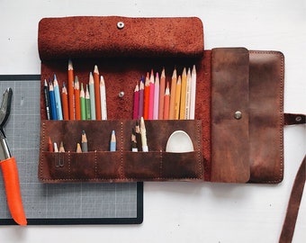 Leather pencil roll for artists, Custom pencil case roll, Pencil roll up case, Pencil holder roll, Leather artist roll, Artist gifts for her