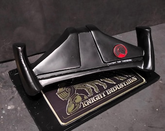 KITT Steering Wheel Replica Knight Rider 1:1 – Fiberglass Display Prop + Wooden Base – 80s Cult TV Collectible