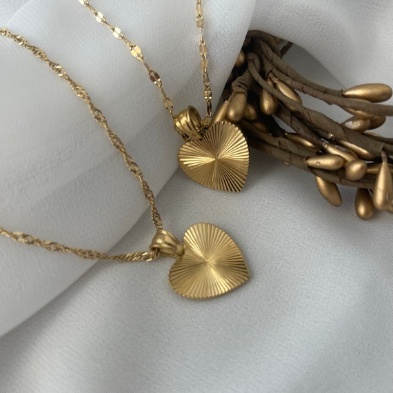 GOLD Heart Necklace Striped Heart Pendant Vintage Necklace Love