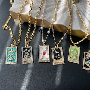 GOLD gefüllte Tarot Kartenspiel Halskette • Bestes Weihnachtsgeschenk • Personalisierte himmlische Emaille Tarot • Mystischer Schmuck • Geschenk für Sie