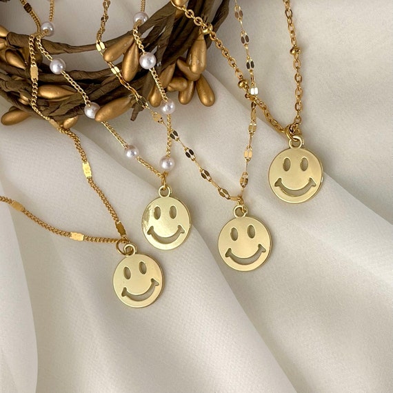 Face shop pendants chains