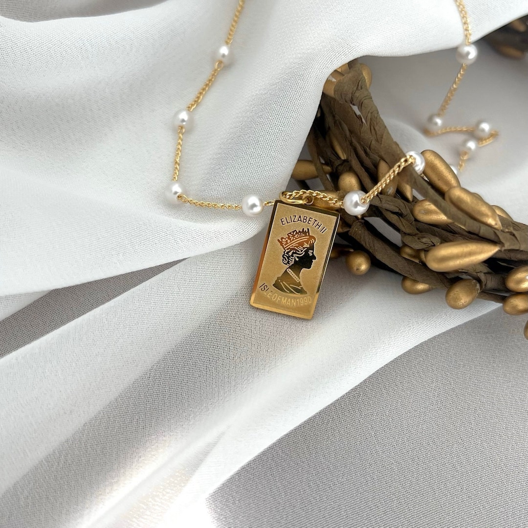 18K GOLD Queen Elizabeth Necklace Queen's Memorial Etsy