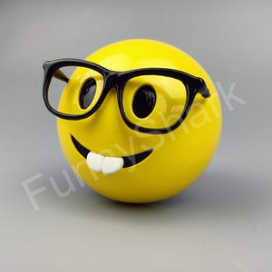 Imán de emoji nerd / Divertido emoji sonriente con gafas de 9 cm para la nevera imagen 7