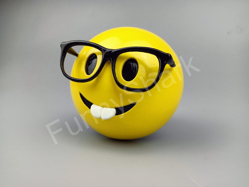 Imán de emoji nerd / Divertido emoji sonriente con gafas de 9 cm para la nevera imagen 7