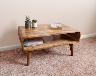 Table basse basse • Table basse avec étagère • Petite table basse • Table basse en bois • Table basse carrée • Table basse moderne en bois