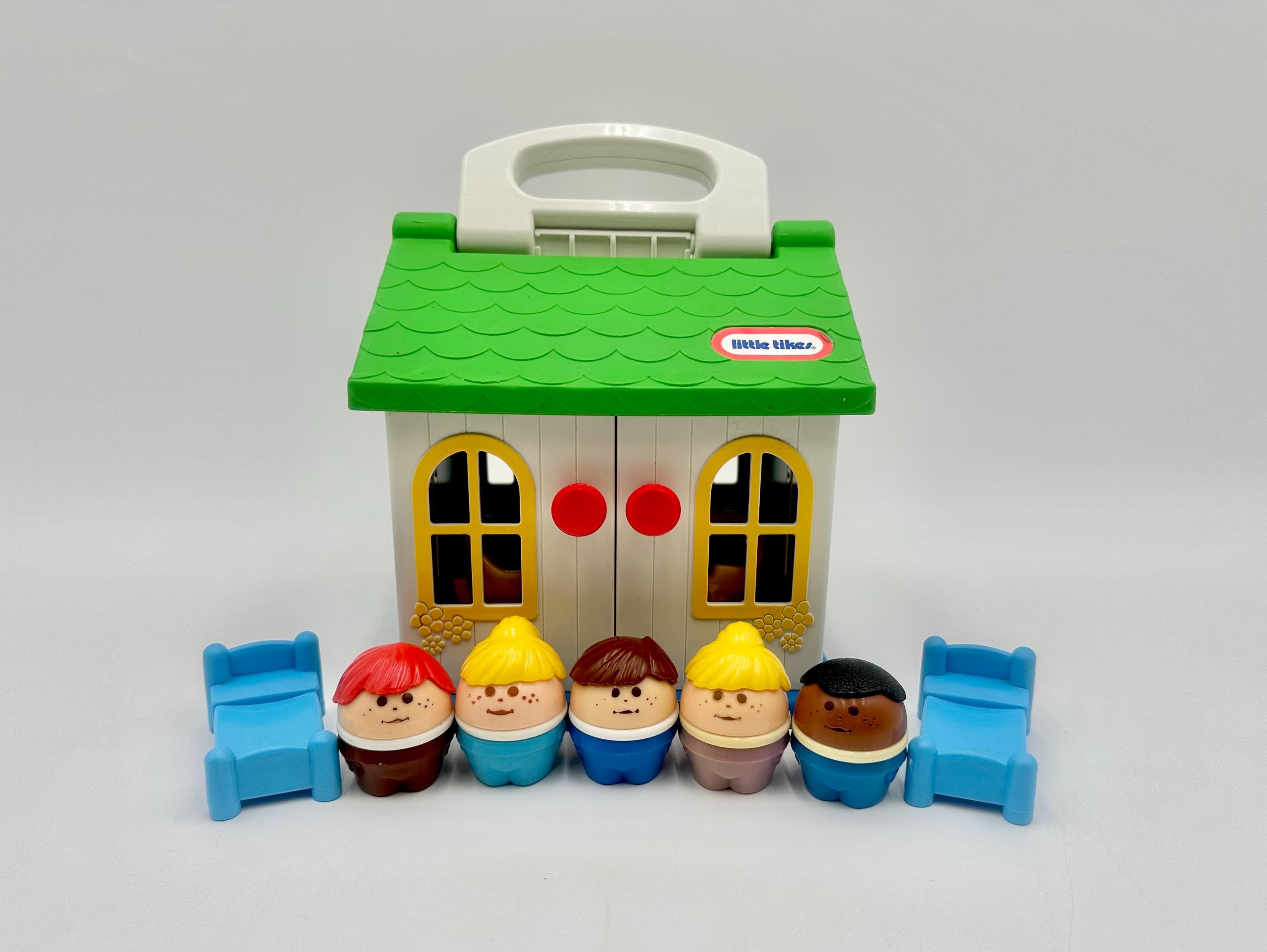 Vintage 1988 Little Tikes Toddle Tots Family House With Two Beds - Main Image