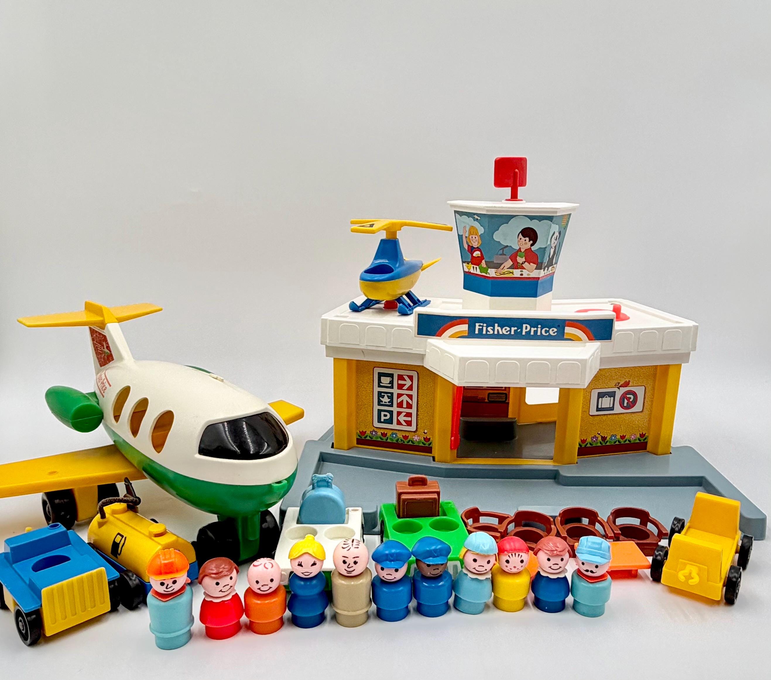 スポーツトイ・アクショントイ Freshly dirjy VHS Vintage 1980s Fisher-price Play Family Jetport #933 Complete With