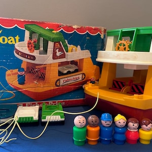 Vintage Fisher-Price Play Family Ferry #932 Complete w/box with extras