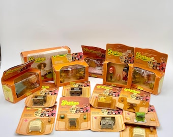 The LITTLES Mattel Vintage Furniture Metal Doll House Belinda