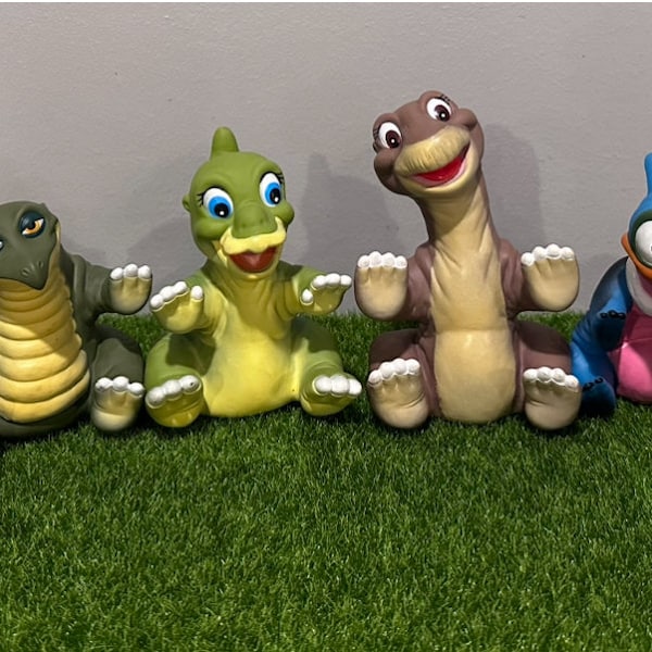 1988 Pizza Hut The Land Before Time hand puppets Complete set of 6 or pick your own! Beauty and The Beast pick your own