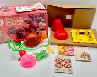 Who remembers Strawberry Shortcake and friends dolls she had a cat called Custard