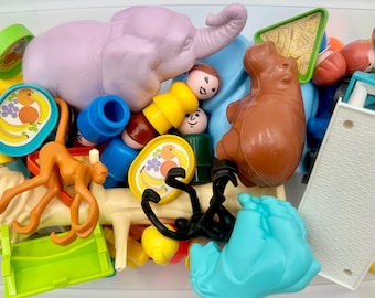 Vintage Fisher-Price #916 Little People Zoo Animals, Accessories and People