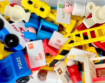 Vintage Fisher Price Little People Main Street with Extras 1986