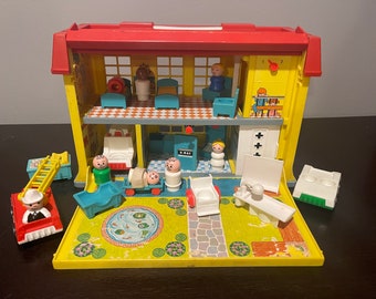 Fisher Price Play Family Children’s Hospital #931 Complete with Extras