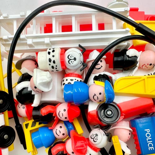 Vintage Fisher-price Play Little People #928 Fire Station, Fire