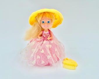 Muñeca vintage de Tonka Candy Sprinkle Tammy Taffy Cupcake de 1990 con peine.