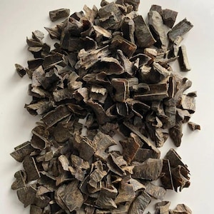 Green Sinking Kinam Oud Wood Chips - Chinese Agarwood Hainan Province