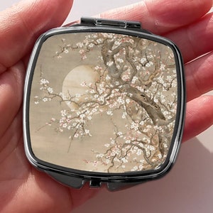 Himmlischer Mond Kunst Taschenspiegel, japanische Kunst, rosa und weißer Blütenbaum, vergangene Zeiten Taschenspiegel, Vintage Taschenspiegel. Geschenk für Mama, Mama
