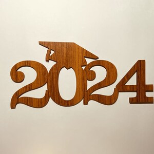 2024 Abschluss SVG, Universität Abschlusskappe, Klasse von 2024 SVG, Cake Topper SVG, Laser geschnitten Abschlusskappe unvollendete Ausschnitt Holzform