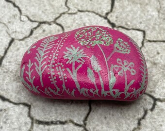 Berry Boho Botânico, Flores da Natureza, Pedra Pintada à Mão, Arte Abstrata em Pedra de Seixo