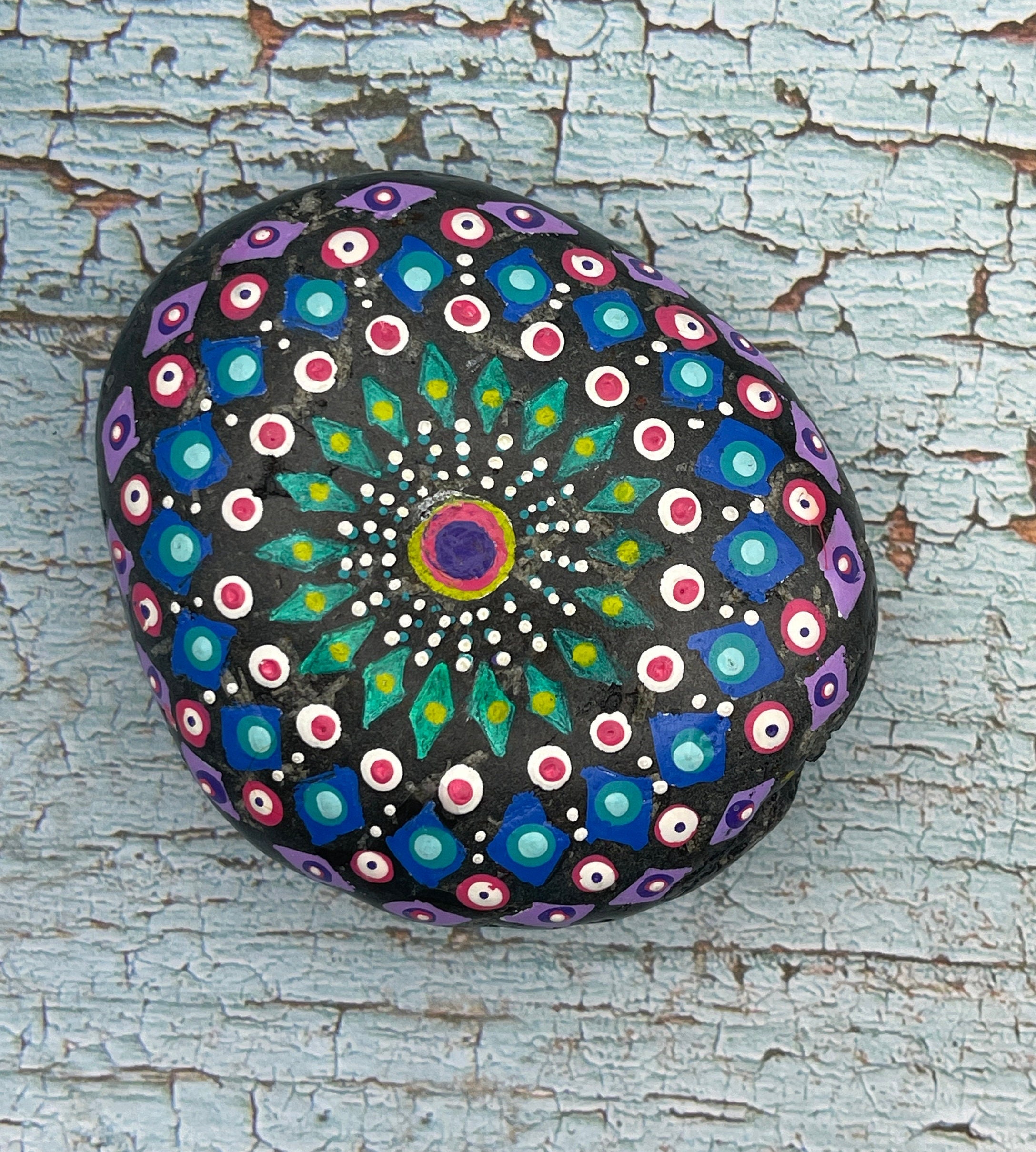 Mandala Art Diamond and Dot Geometric Pattern, Painted Rock, Stone ...