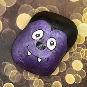 Hand Painted Rock, Happy Cartoon Face Purple Vampire, Halloween Art, Pebble Art, Stone Painting, Kindness Rocks, Acrylic Painting, Sealed