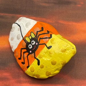 Cartoon Face Spider Candy Corn, Hand Painted Rock, Halloween Decoration, Stone Painting