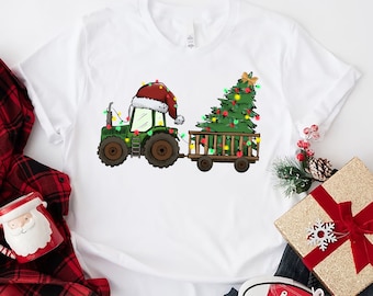 T-shirt Tracteur et sapin de Noël, T-shirt Lumières de Noël, T-shirt Cadeau de Noël Humour Fermier, T-shirt Noël Campagne, Tracteur de Noël avec sapin