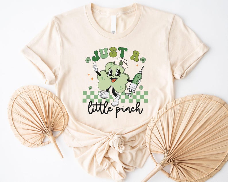 Camiseta de enfermera "Just A Little Pinch Patty", camisetas de enfermera de San Patricio, camiseta del trébol de San Patricio, camiseta de enfermera de la suerte de San Patricio, camiseta irlandesa imagen 4
