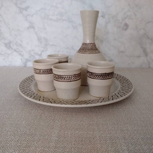 Vintage Purbeck 'diamond' stoneware pitcher, tray and 4 cups. Sake set. Made in Dorset, UK. Stoneware pitcher, tray and 4 cups.