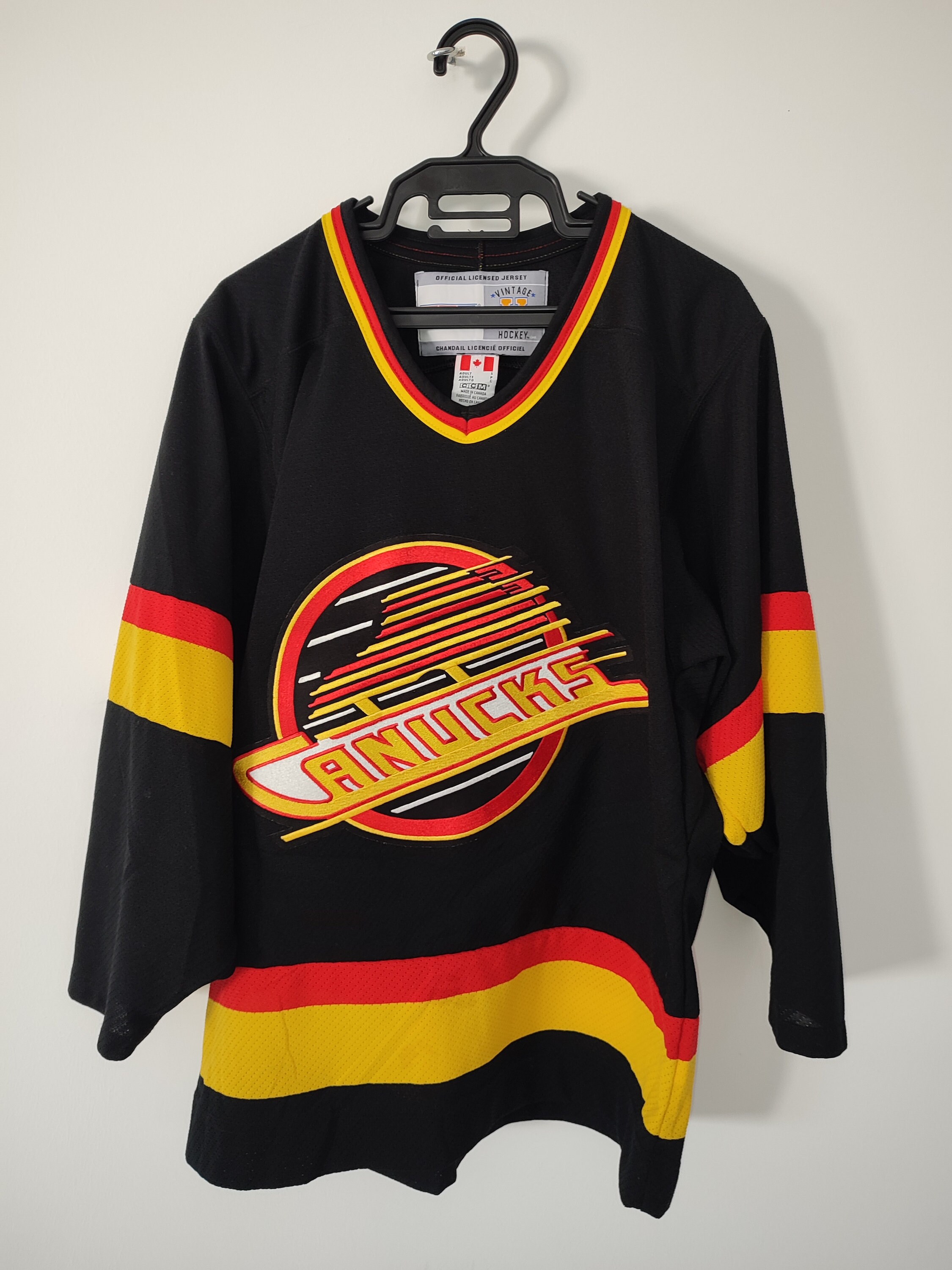 1990’s CCM Vancouver Canucks NHL Jersey