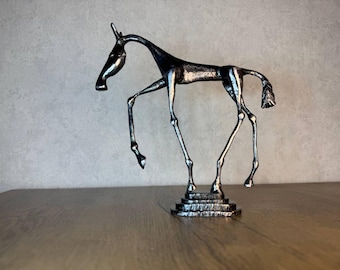 Abstract Metal Horse Sculpture – Handmade Modern Art Figurine, Unique Gift for Horse Lovers