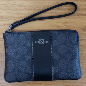 Coach Signature Canvas Smooth Leather Corner Zip Wristlet Card Coin Purse Charcoal Black Leather Strap CW854 NEW